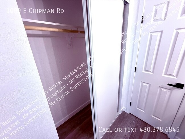 Building Photo - 1009 E Chipman Rd