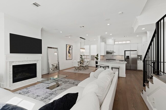 Building Photo - 2174 Briarglen Dr