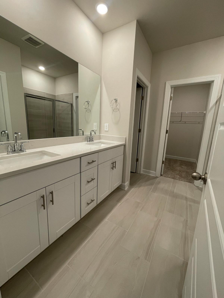 Building Photo - 523 Summit Vw