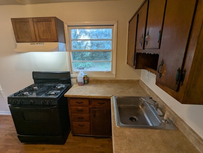 Building Photo - 2194 Baywood Dr SE