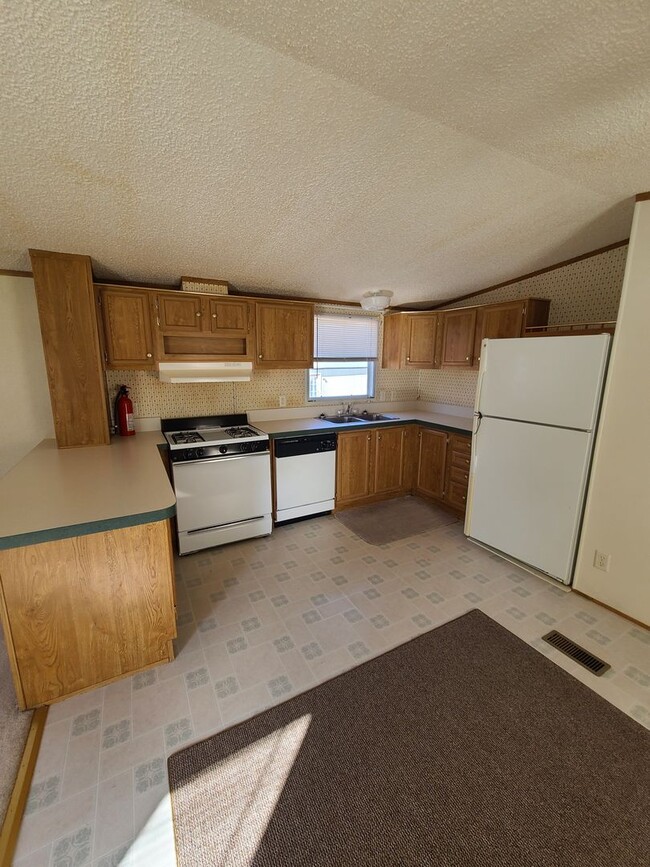 Building Photo - Newer 2 Bed 1 Bath Mobile Home