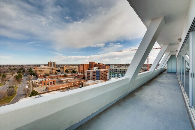 Building Photo - Stylish Downtown Denver Condo – Fully Furnished & Available Now!