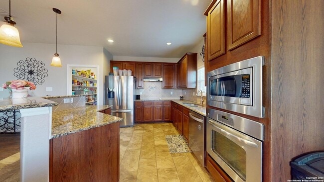 Building Photo - 522 Baltustrol Dr