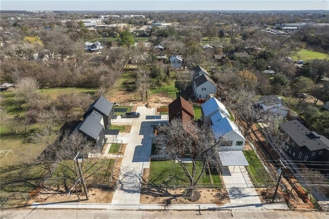 Building Photo - 915 Tillery St