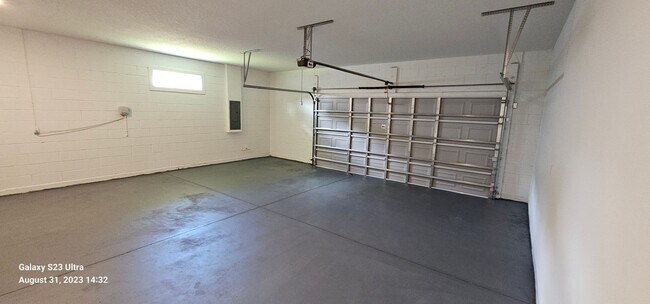 Building Photo - New 3/2/2.5 Home with Upgrades