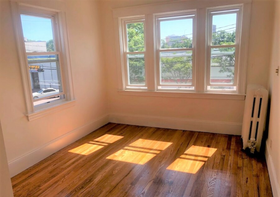 Building Photo - 82 Empire St