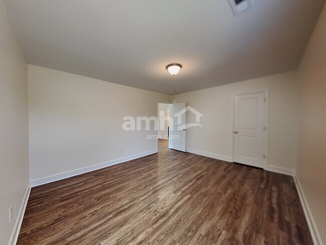 Building Photo - 5420 Lake Water Ct