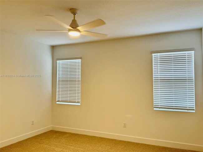 Building Photo - 142 SW 171st Ave