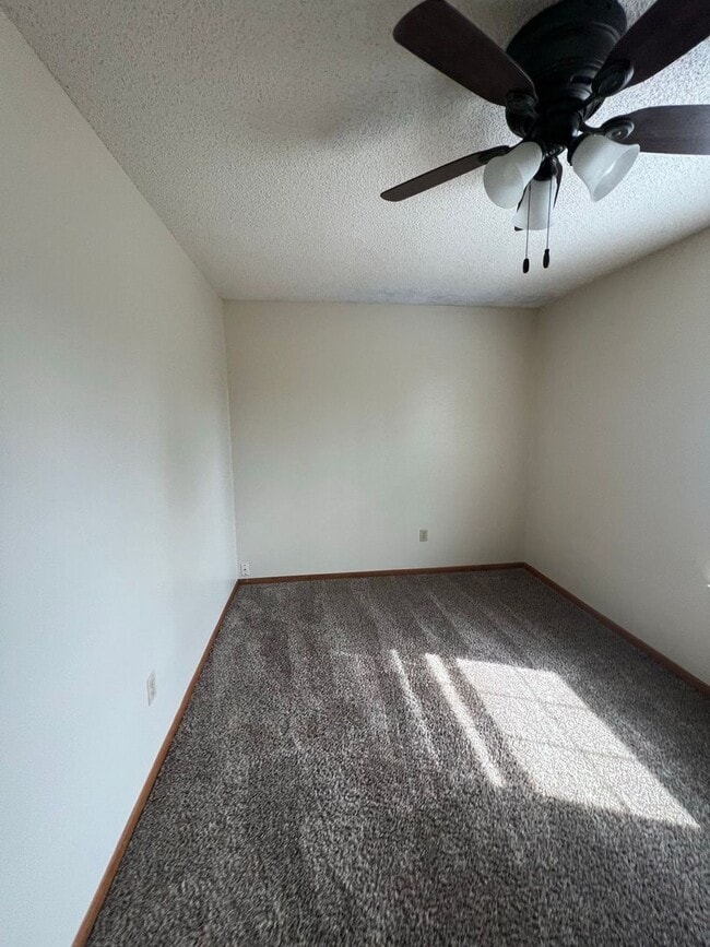 Building Photo - 2410-2412 Monique Ln