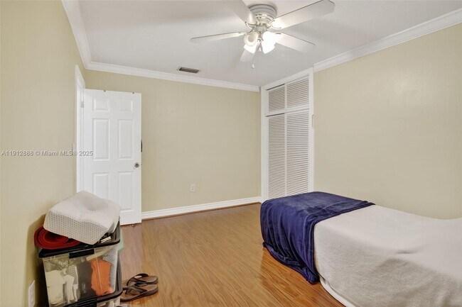 Building Photo - 7920 Alhambra Blvd