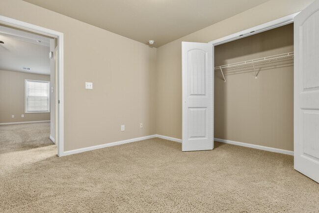 Building Photo - 3220 Sweet Clover Ln
