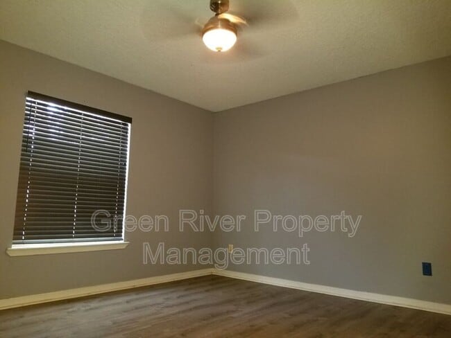 Building Photo - 837 Broxton St