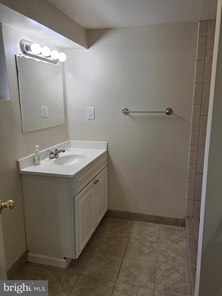 Building Photo - 13118 Vandalia Ct
