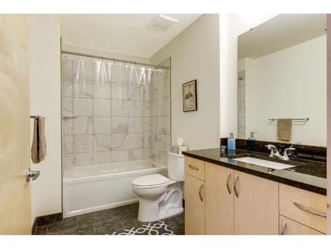 Building Photo - 740 Portland Ave