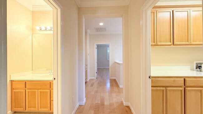 Building Photo - Beautiful 4BD/3BA, Two-Story Townhome in Alamo Creek, Danville- Available NOW!
