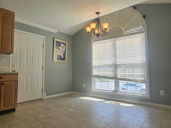 Building Photo - Conveniently located 3br/2ba house in Maryville