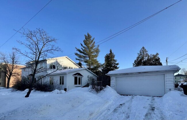 Building Photo - 1621 Weeks Ave