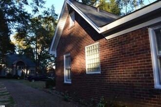 Building Photo - 40 Lanneau Dr