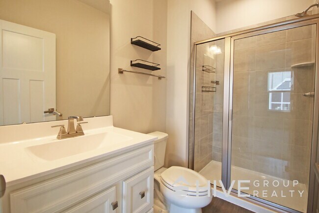 Building Photo - Spacious 4-Bed, 3.5-Bath with Garage!