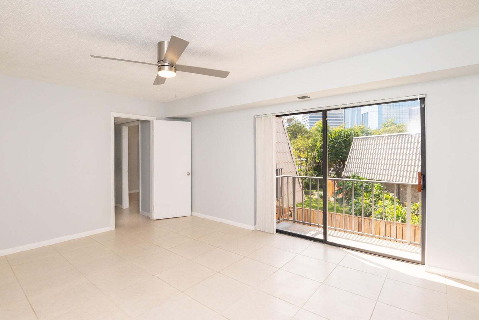 Building Photo - 1700 Embassy Dr