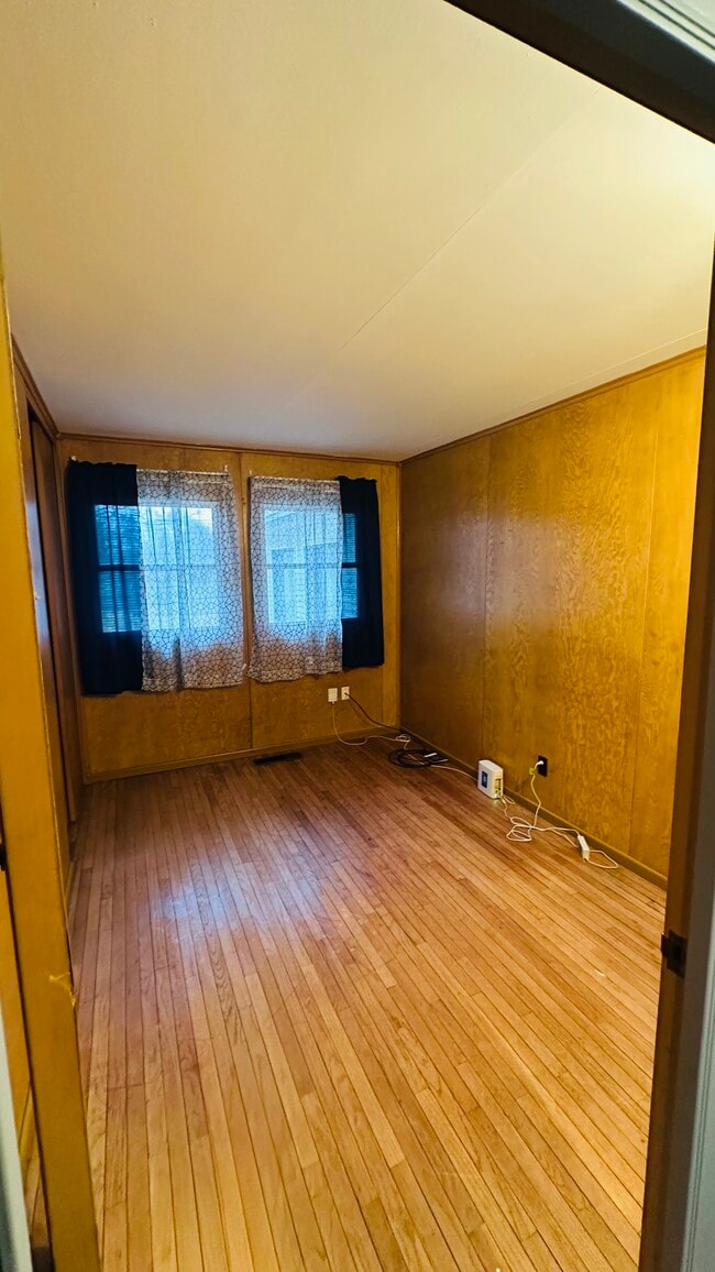 Building Photo - 1031 Field Dr