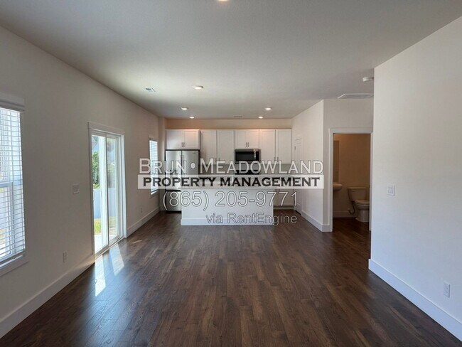 Building Photo - 2424 Limelight Ln