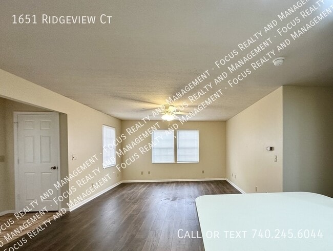 Building Photo - 1651 Ridgeview Ct