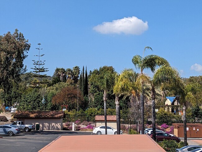 Building Photo - AMENITIES! Upstairs 1 Bed/ 1 Bath at Villl...