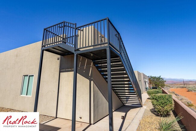 Building Photo - 4 Bedroom Luxury Home Near Sand Hollow