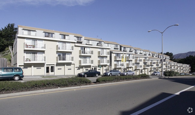 Peninsula View - Peninsula View Apartments~Remodeled 1 BR/BA