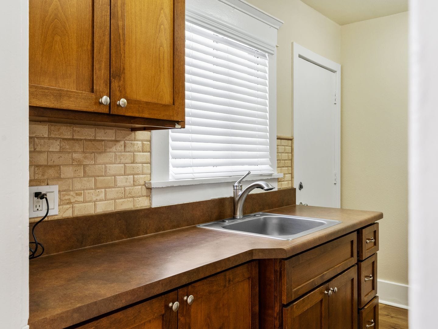 Building Photo - 1460 Gaviota Ave