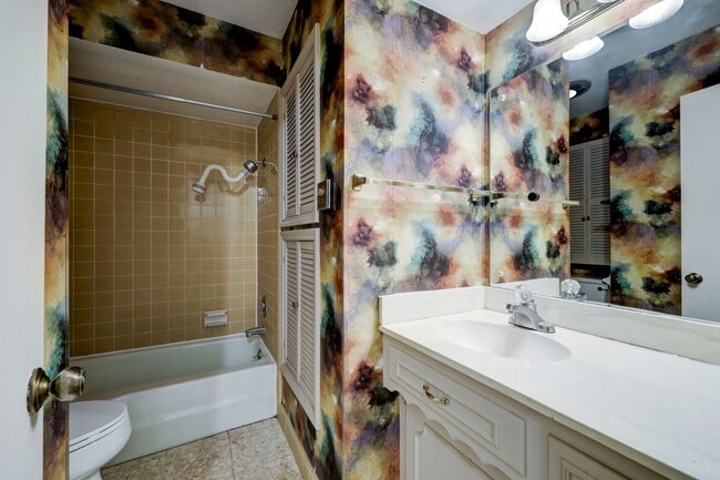 Building Photo - 1422 Walnut Bend Ln