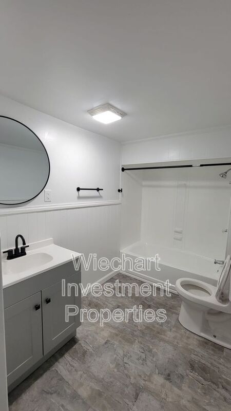 Building Photo - 720 N Moening St