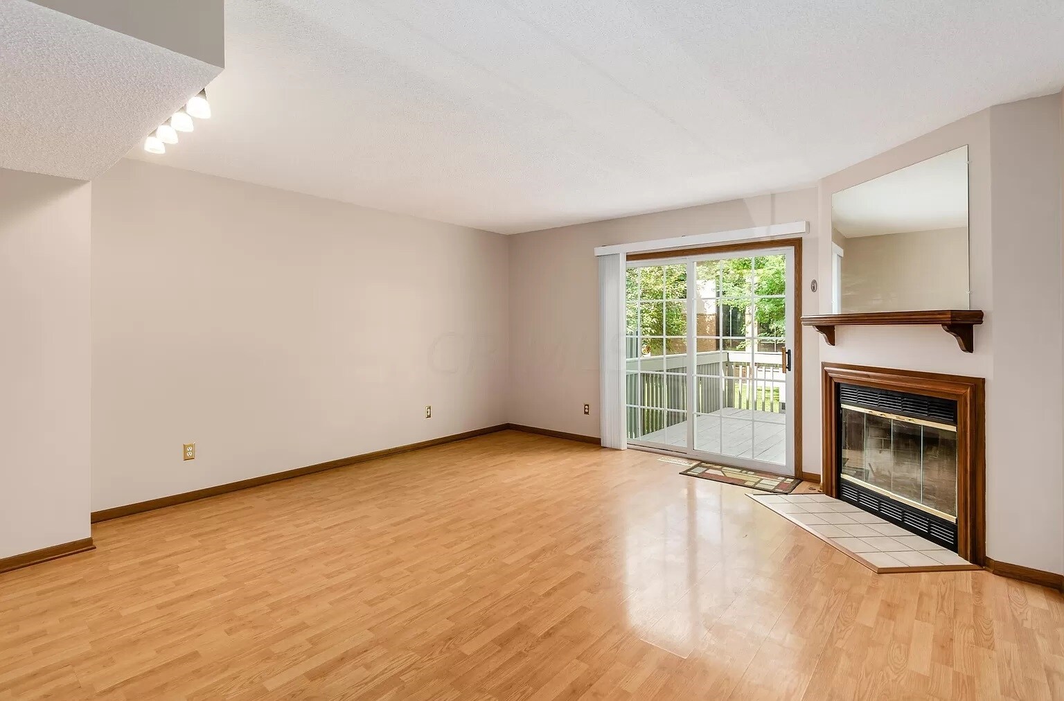 Family Room - 5651 Barney Ln