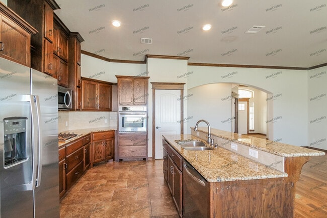 Building Photo - 1303 Luke Ln
