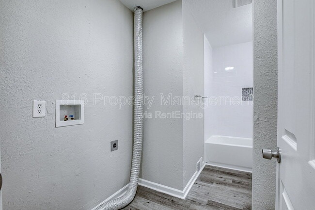 Building Photo - 11201 Crystal Ave