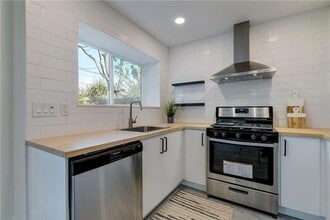 Building Photo - 4602 Everest Ln