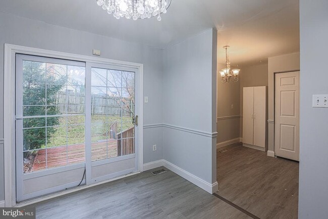 Building Photo - 13 Donn Ct