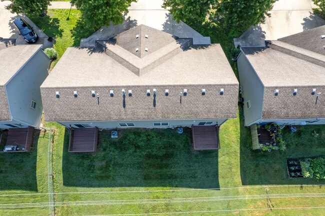 Building Photo - 701-703 Glenstone Dr.