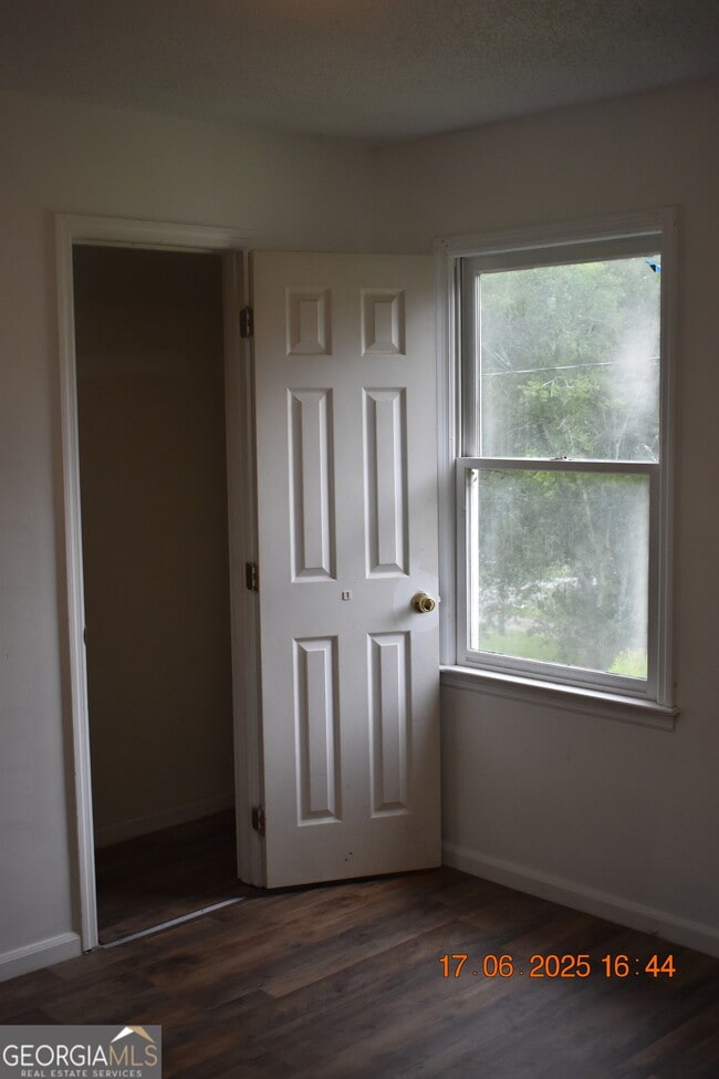 Building Photo - 4403 Azalea Dr
