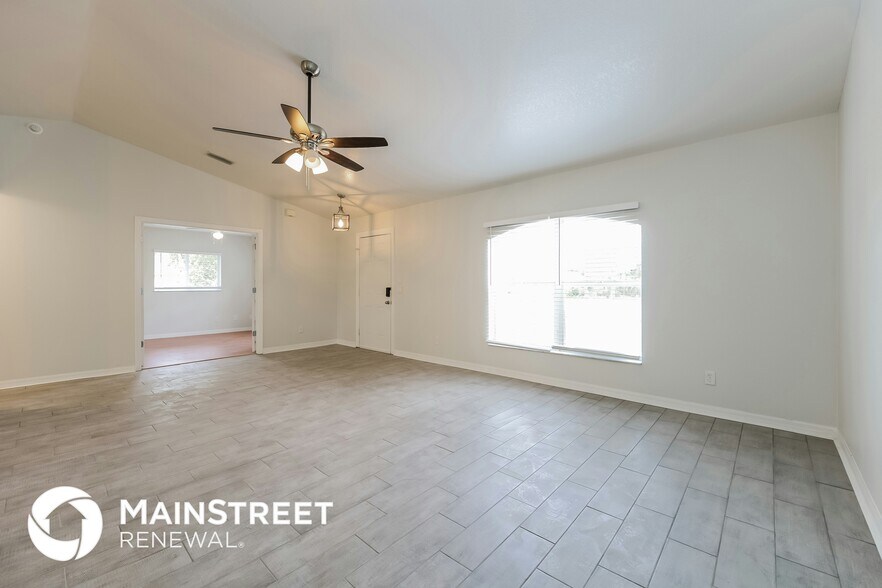 Building Photo - 1581 S Chamberlain Blvd