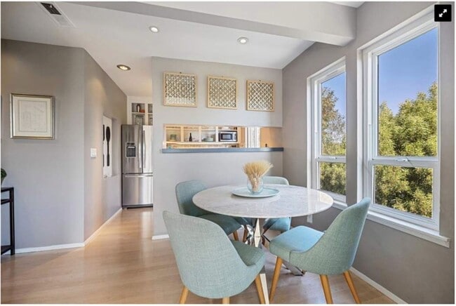 Building Photo - Vacation living every day. 2Bed/2Bath