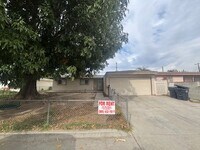 Building Photo - 379 Roberts Ave