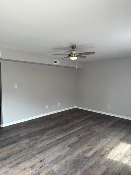 Building Photo - 4100 N Ocoee St