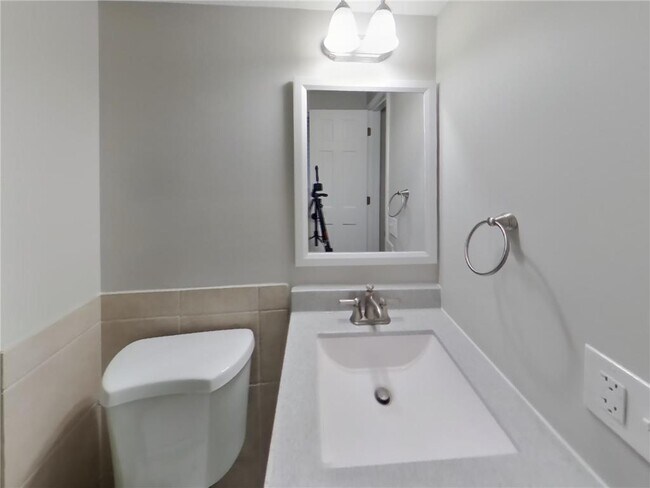 Building Photo - 6421 Limerick Dr