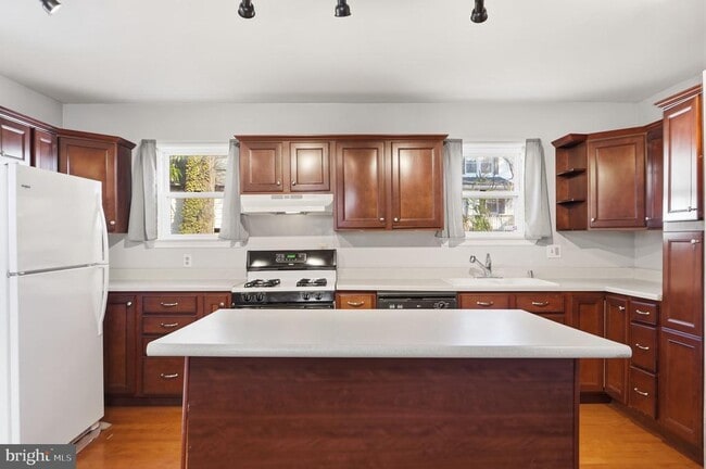 Building Photo - 3026 Channing St NE