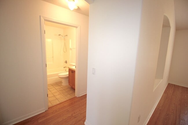 Building Photo - Roomy 3 Bed 2 Bath Screened Lanai Home for Rent in Pine Lakes