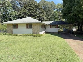 Building Photo - 1012 Strong St