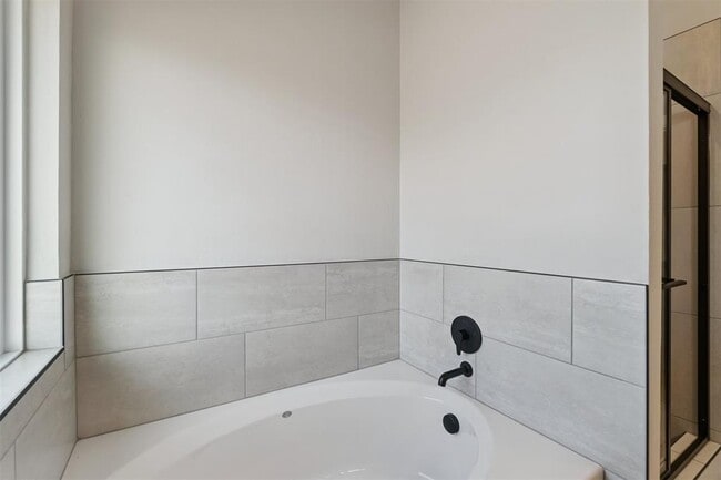 Building Photo - 19701 Brookville Dr