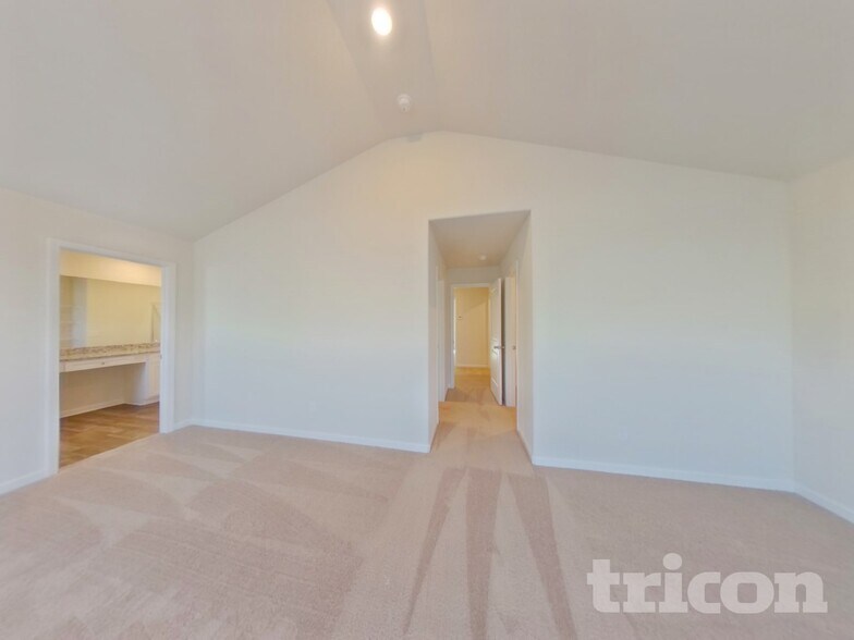 Building Photo - 2186 Southlea Dr